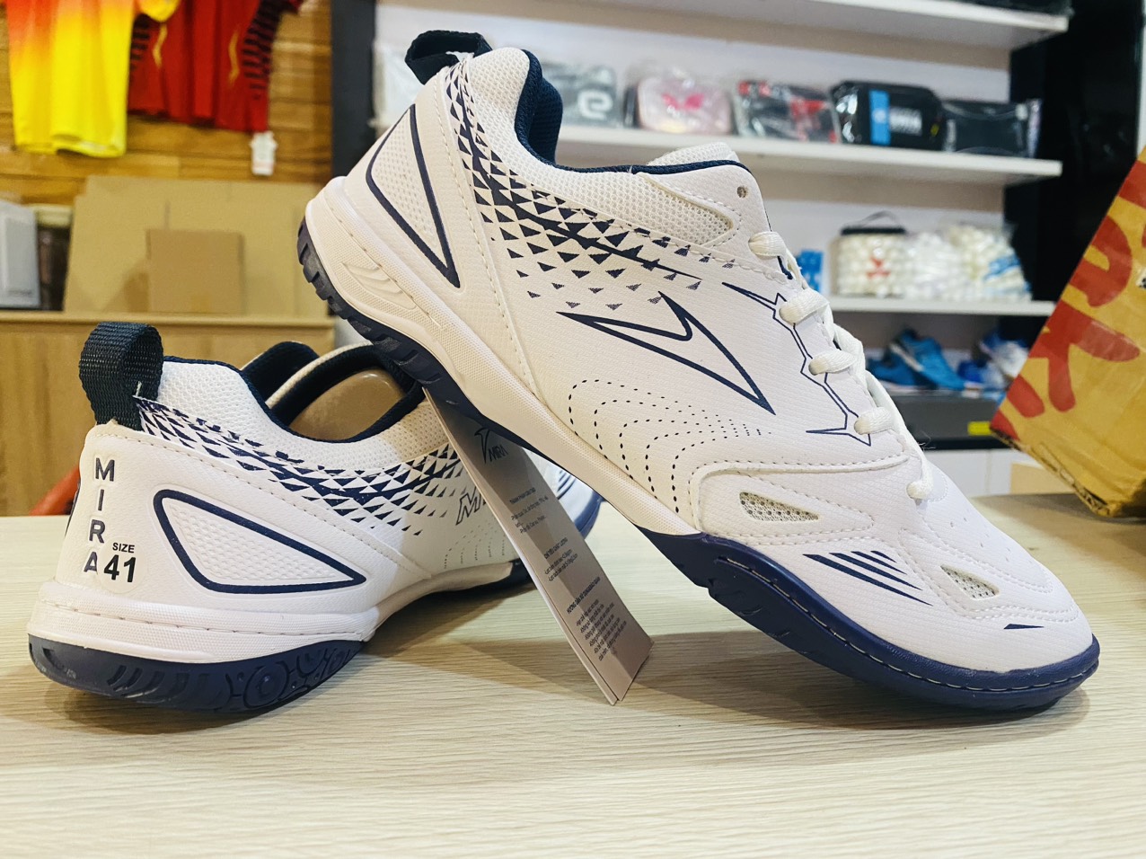 Giày thể thao Mira Trắng Xanh