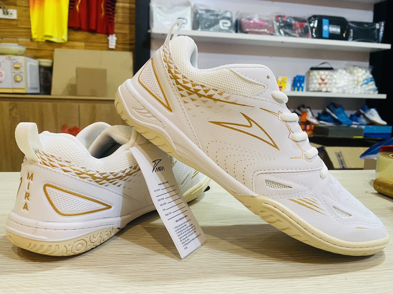 Giày thể thao Mira Trắng Vàng